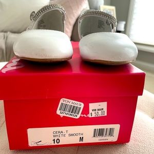 Girls size 10 Nina white dress shoes